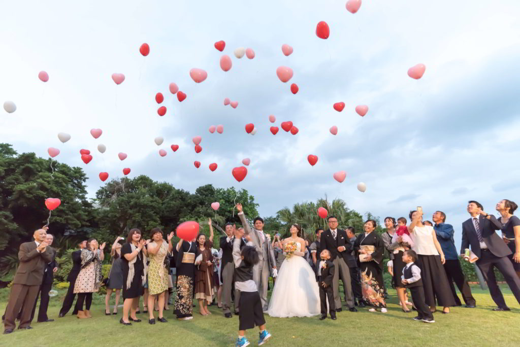 ビニール風船 ピンク！プラスチック エアレーション式窒素 結婚式会場