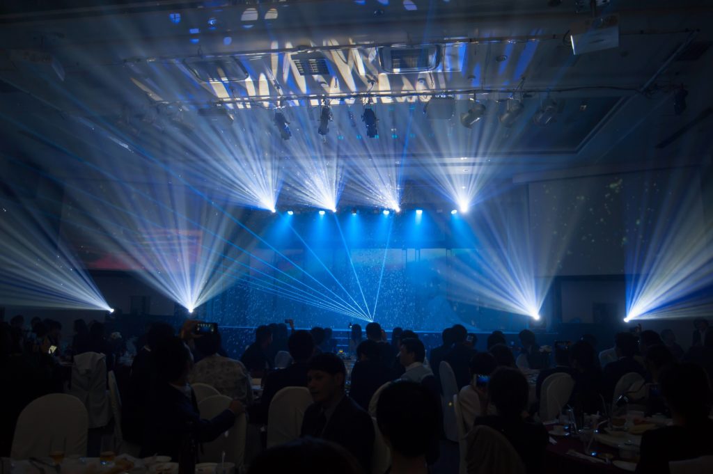 48％割引【今日の超目玉】 shuka様専用 ムービングライト ステージライト 結婚式 照明 イベント 防犯カメラ カメラOTA.ON