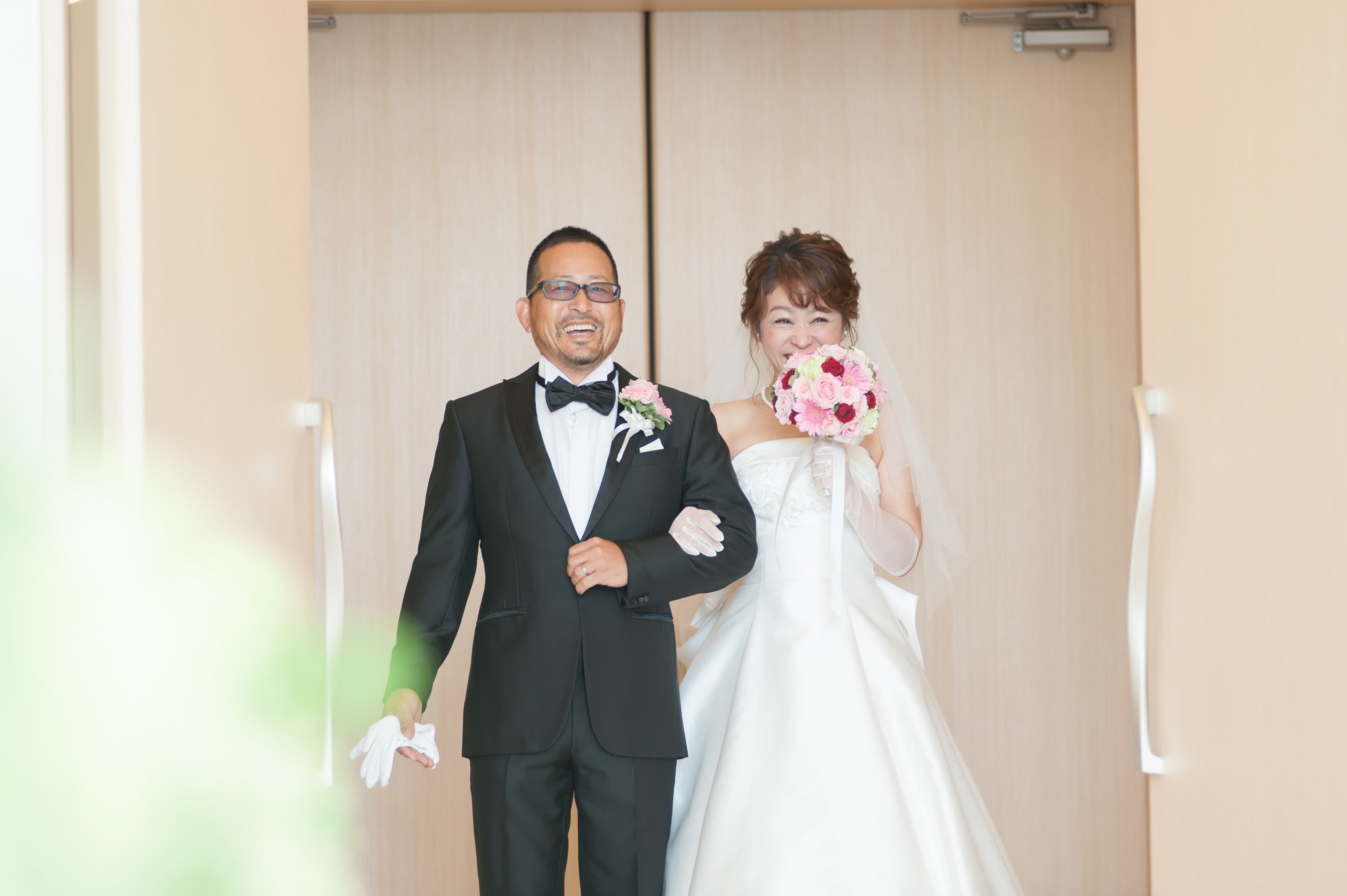 笑顔と涙溢れるサプライズ結婚式 お知らせ ブログ 沖縄の結婚式場なら エリスリーナ西原ヒルズガーデン